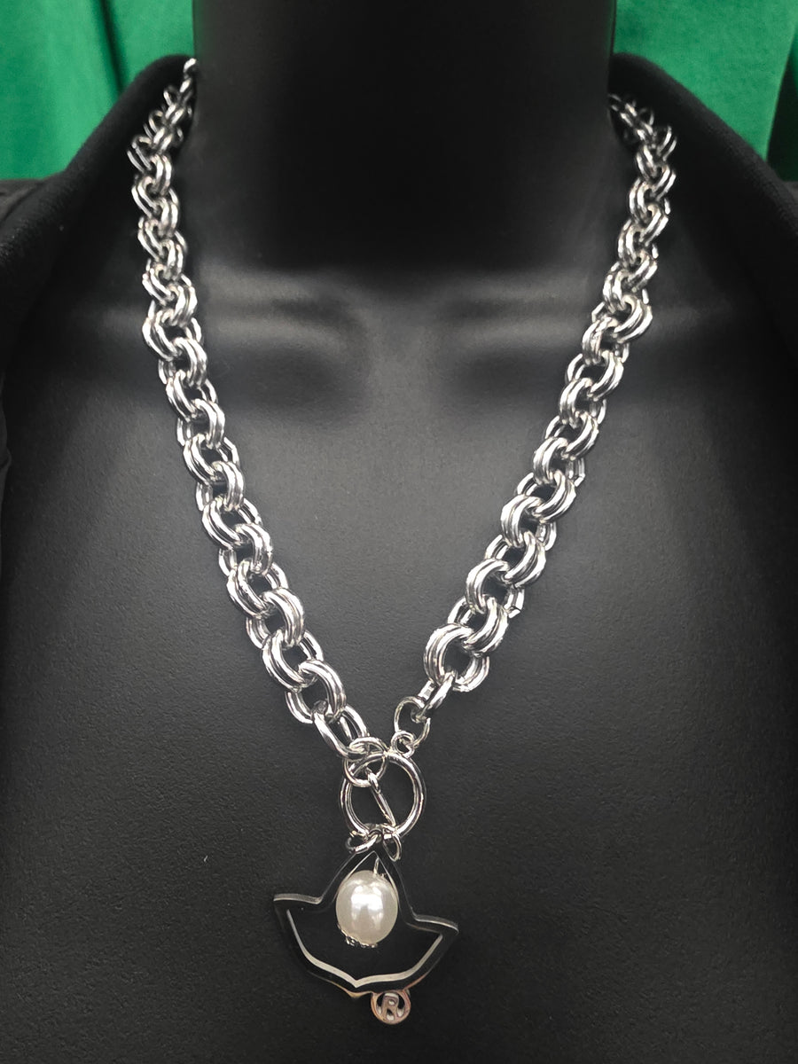 Ivy & Pearl Pendant Necklace