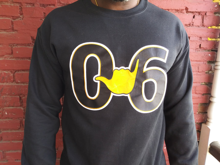 06 Satin Twill Patch Crew neck